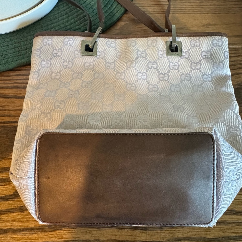 Authentic Gucci GG Lavender/Light Purple Canvas Tote - Picture 3 of 13